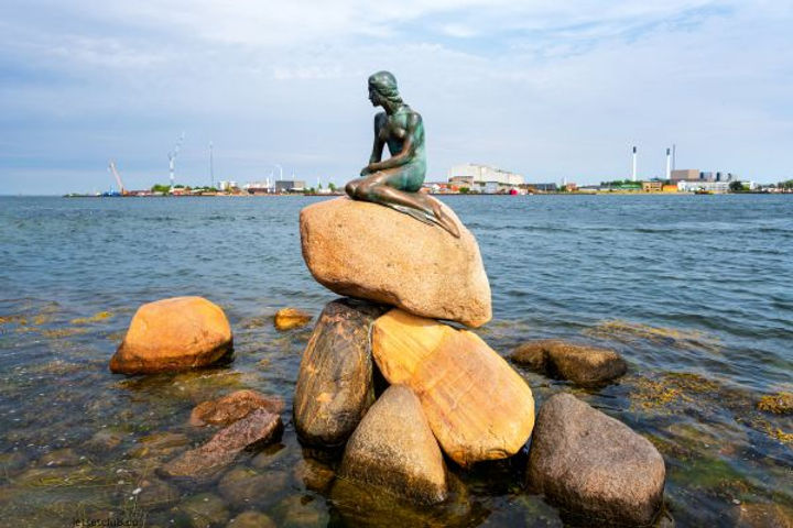 Discover the Little Mermaid Statue