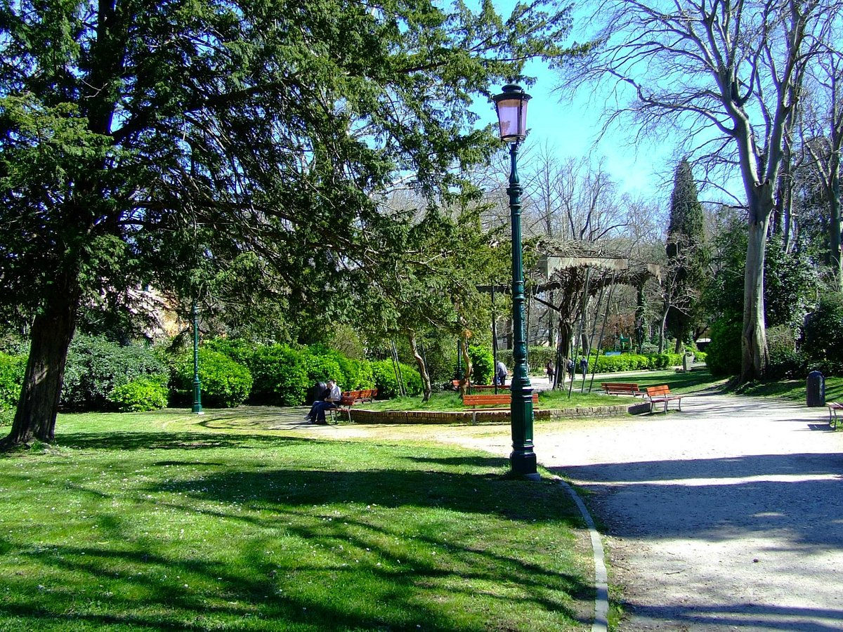 Relax in the Gardens of the Biennale