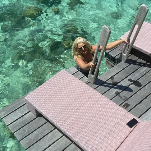 overwater bungalow in tahiti