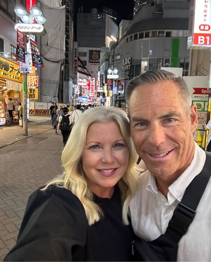 couple in tokyo